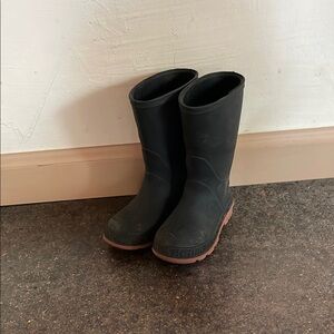 Black and Brown Minimalist Mid-Calf Boots